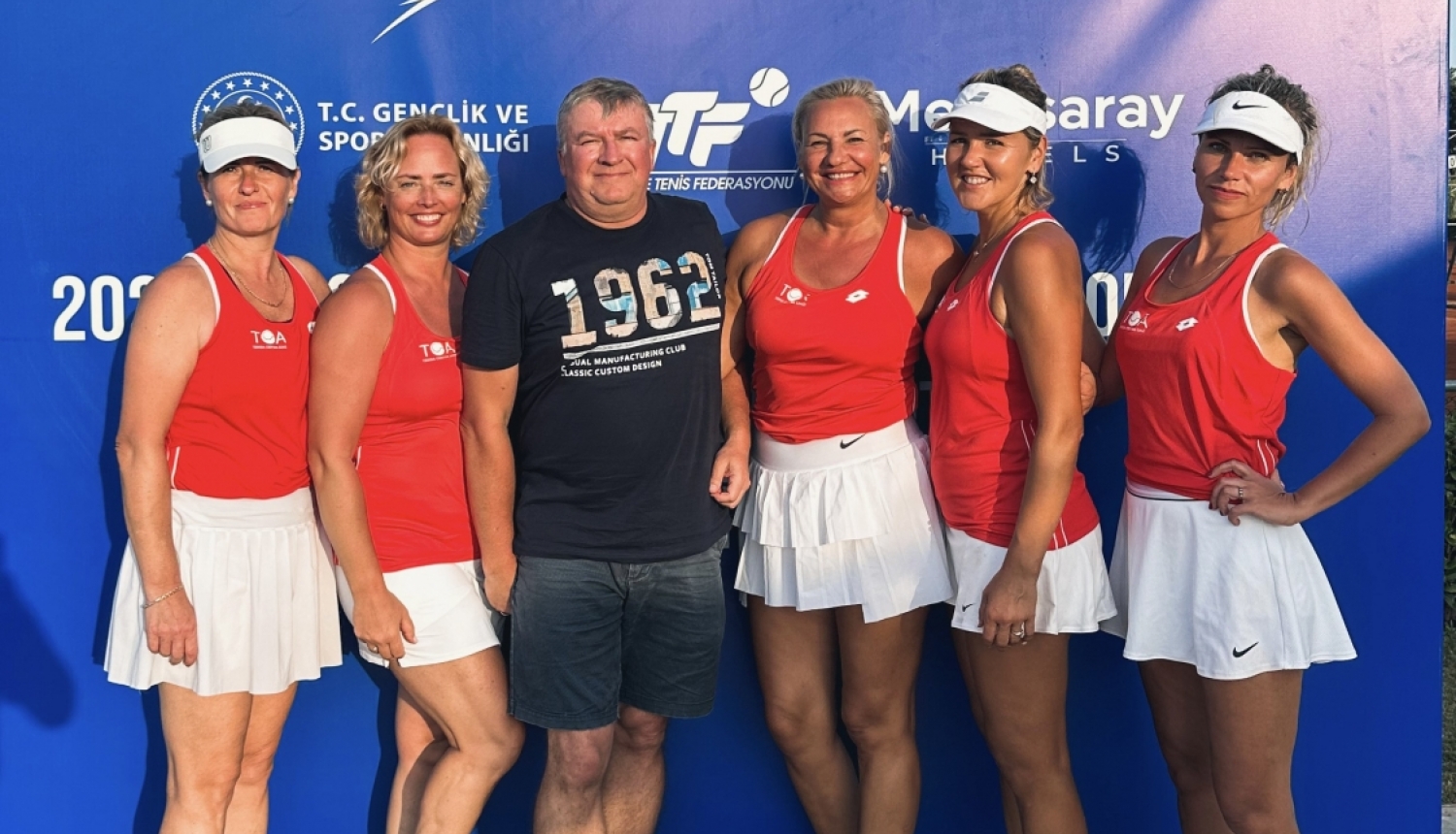 Tenisa centra "Ādaži" sieviešu komanda, 40+